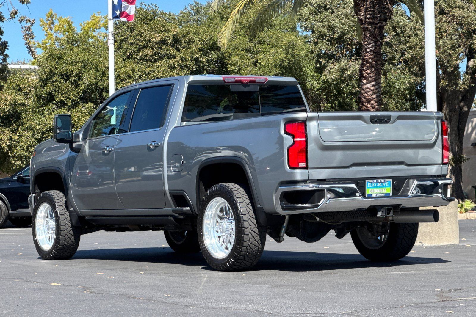 Used 2024 Chevrolet Silverado 2500 LTZ w/ LTZ Convenience Package AWD/4WD image 5