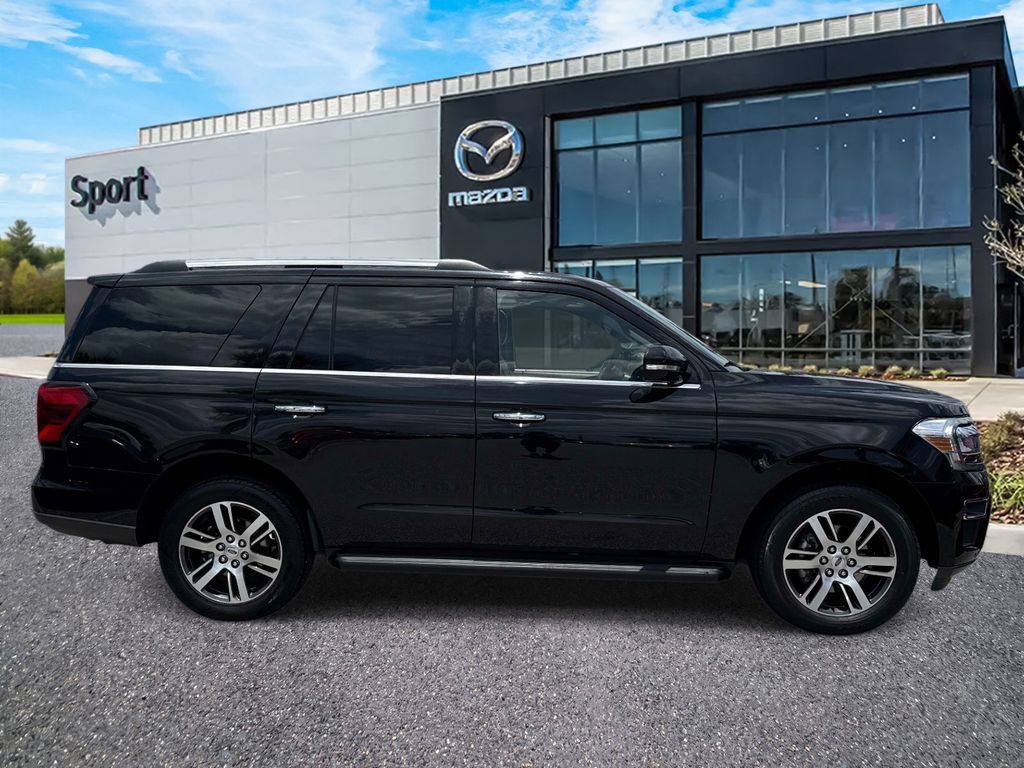 Used 2024 Ford Expedition Limited RWD image 2
