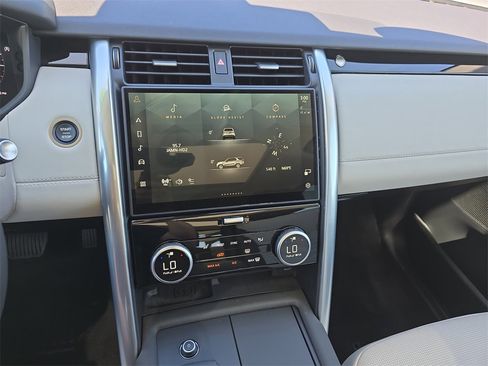 Certified 2025 Land Rover Discovery S image 22