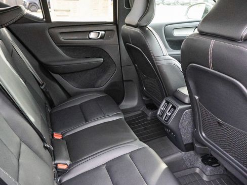 New 2026 Volvo XC40 B5 Core w/ Climate Package AWD/4WD image 20