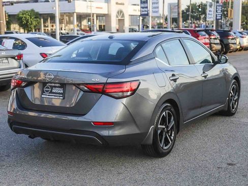 Used 2024 Nissan Sentra SV image 8