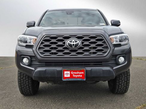 Used 2022 Toyota Tacoma TRD Off-Road AWD/4WD image 11