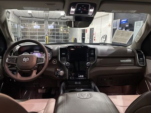 Used 2025 RAM 1500 Laramie AWD/4WD image 31