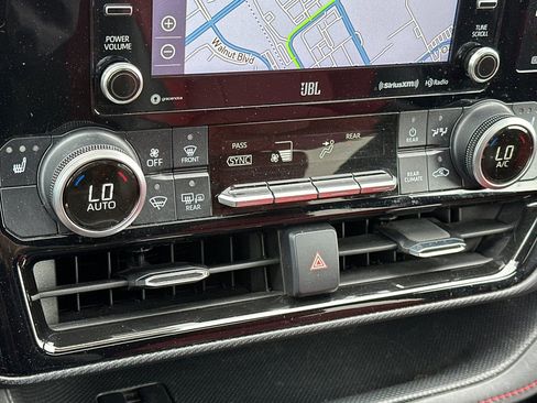 Used 2021 Toyota Highlander XSE AWD/4WD image 16