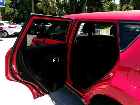 Used 2019 Kia Soul FWD image 13