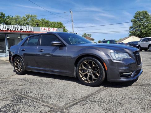 Used 2017 Chrysler 300 S w/ S Model Appearance Package RWD image 8