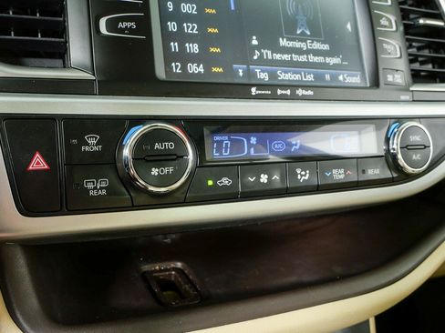 Used 2018 Toyota Highlander XLE FWD image 15