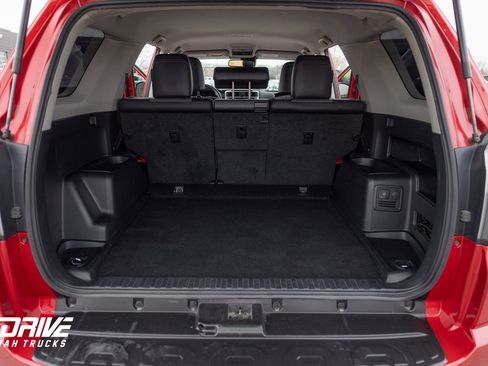 Used 2022 Toyota 4Runner SR5 Premium image 22