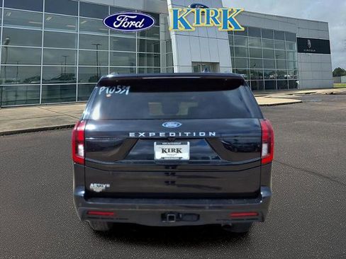 Certified 2025 Ford Expedition Active image 4