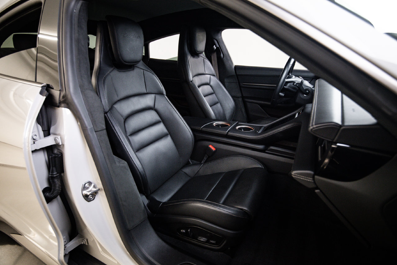 Certified 2025 Porsche Taycan Turbo AWD/4WD image 30