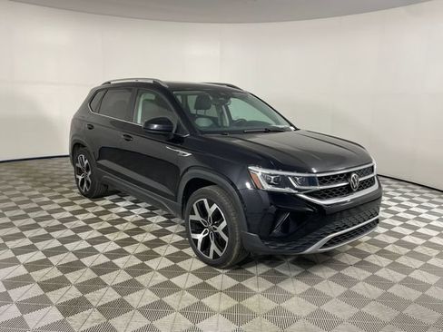 Used 2023 Volkswagen Taos SEL AWD/4WD image 17