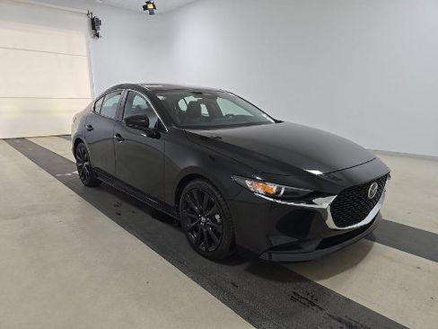 Used 2024 MAZDA MAZDA3 s FWD image 3