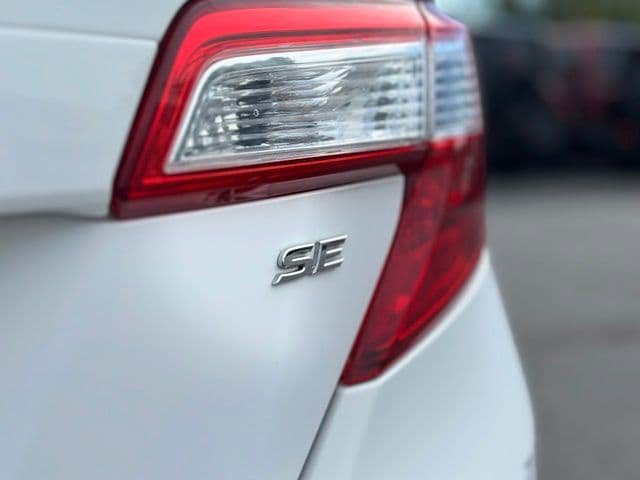 Used 2013 Toyota Camry SE FWD image 18