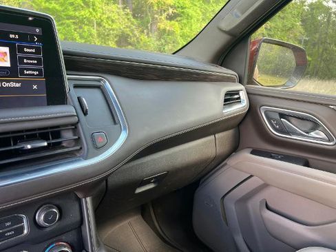 Used 2021 Chevrolet Tahoe Z71 w/ Z71 Off-Road Package image 25