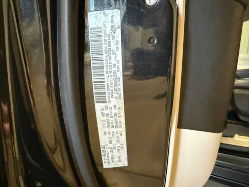 Used 2017 Chrysler Pacifica Touring-L w/ Tire & Wheel Group FWD image 36