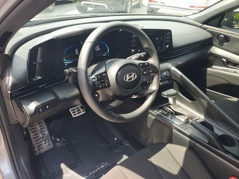 Used 2025 Hyundai Elantra Sport image 22
