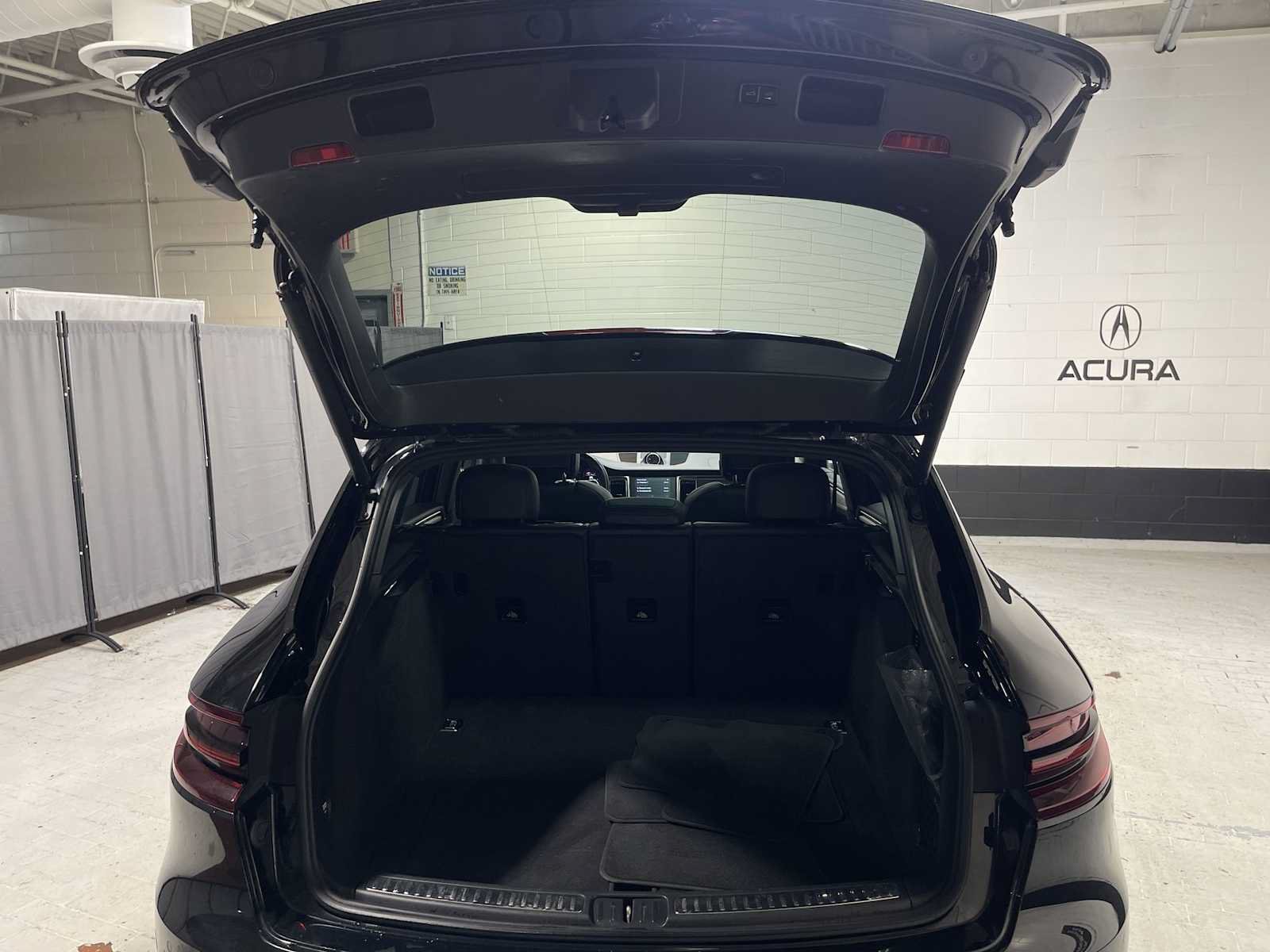Used 2018 Porsche Macan GTS AWD/4WD image 19