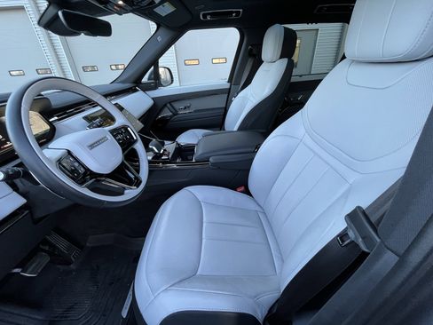 Certified 2025 Land Rover Range Rover Sport Dynamic SE image 18