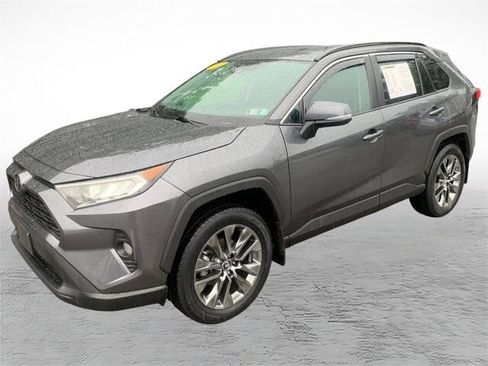 Used 2019 Toyota RAV4 XLE Premium w/ Cold Weather Package AWD/4WD image 7
