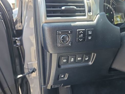 Used 2021 Lexus GX 460 Luxury w/ Sport Design Package AWD/4WD image 16