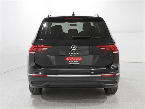 Certified 2022 Volkswagen Tiguan S image 19