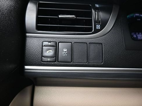 Used 2012 Toyota Camry LE FWD image 22