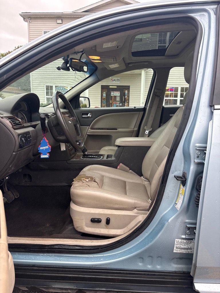 Used 2008 Ford Taurus Limited FWD image 9