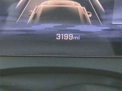 Used 2025 Chevrolet Traverse LT w/ Sun and Wheel Package image 35