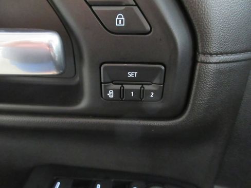 Used 2019 Chevrolet Silverado 1500 High Country w/ Technology Package AWD/4WD image 27