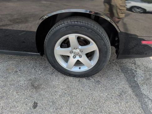 Used 2010 Dodge Challenger SE RWD image 12
