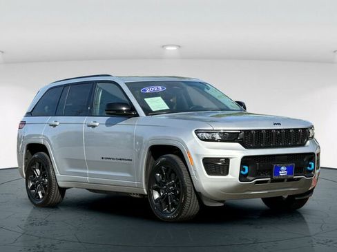 Used 2023 Jeep Grand Cherokee 30th Anniversary AWD/4WD image 8