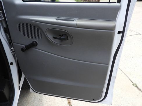 Used 2007 Ford E-150 and Econoline 150 RWD image 27