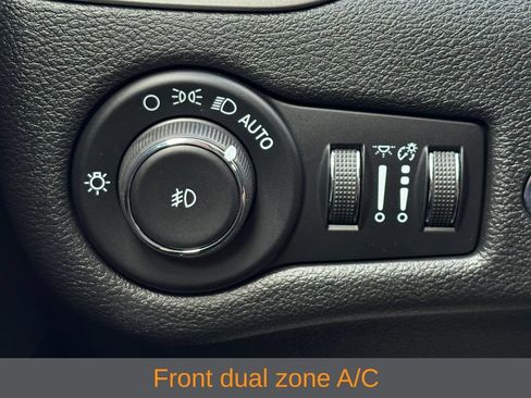 Used 2020 Jeep Cherokee High Altitude AWD/4WD image 10