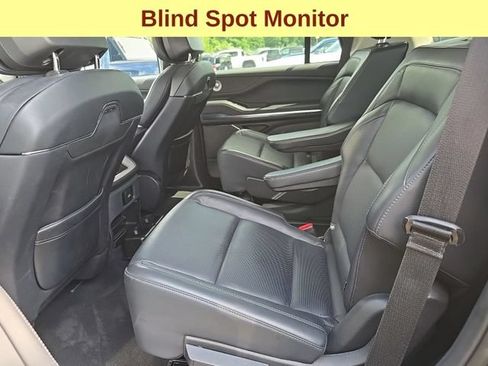 Used 2025 Lincoln Navigator Reserve AWD/4WD image 7