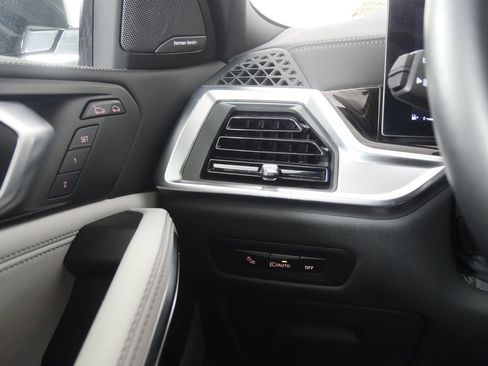 Certified 2025 BMW X6 xDrive40i w/ Premium Package image 21