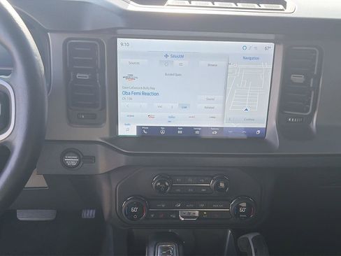 Used 2023 Ford Bronco Outer Banks w/ Sasquatch Package AWD/4WD image 14
