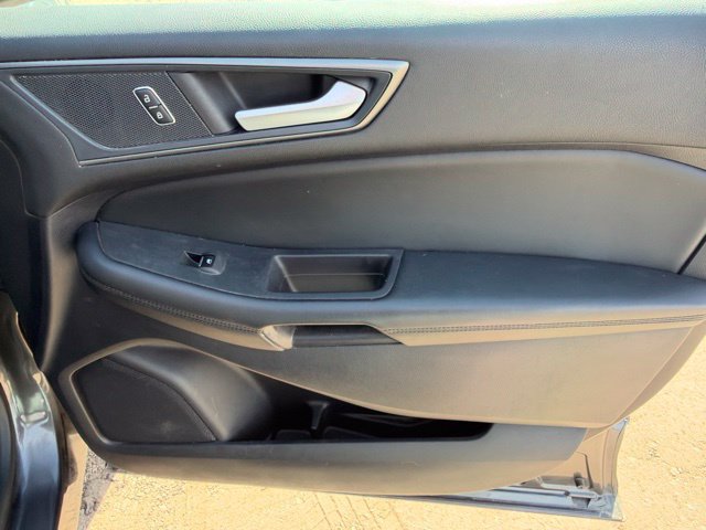 Used 2020 Ford Edge SE FWD image 36