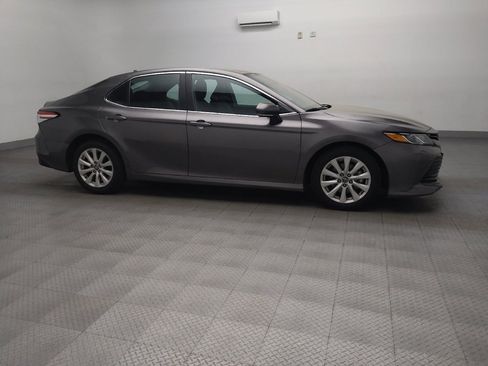 Used 2020 Toyota Camry LE w/ Convenience Package image 11