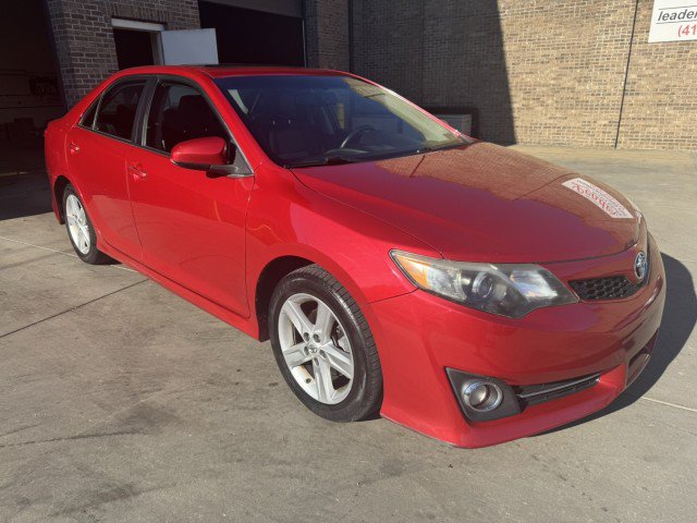 Used 2014 Toyota Camry SE w/ Leather Package FWD image 1