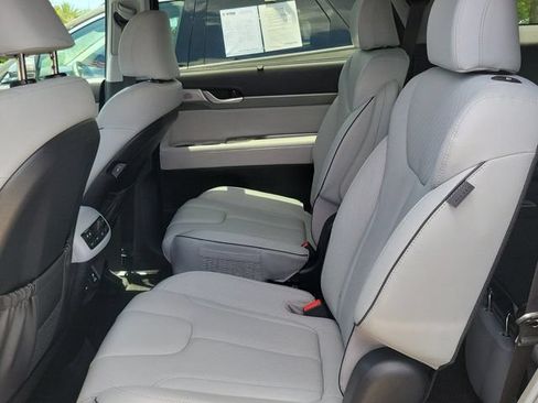 Used 2024 Hyundai Palisade SEL Premium w/ Premium Package FWD image 10