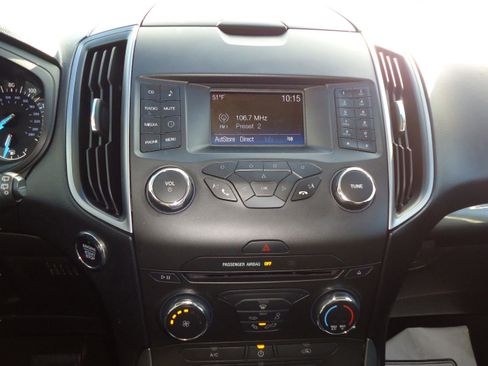 Used 2018 Ford Edge SE image 14