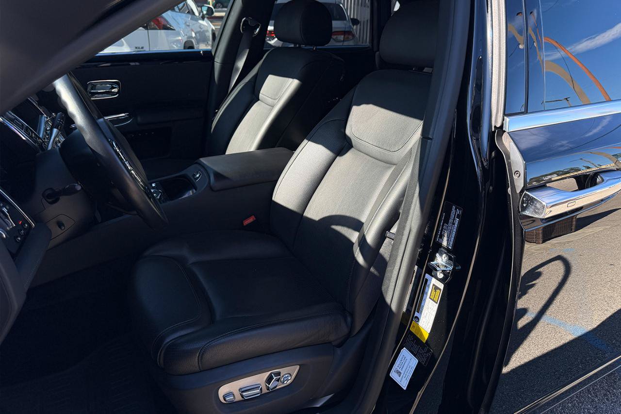 Used 2016 Rolls-Royce Ghost RWD image 24