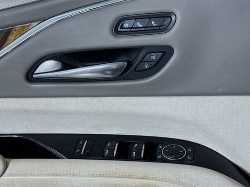 Used 2021 Cadillac Escalade Sport Platinum RWD image 16
