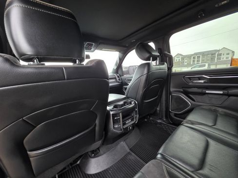 Used 2019 RAM 1500 Laramie w/ Sport Appearance Package AWD/4WD image 12