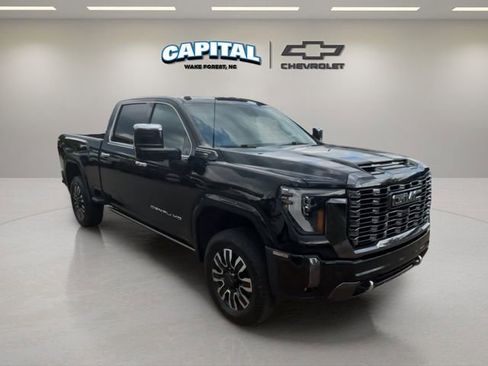 Used 2024 GMC Sierra 2500 Denali Ultimate image 7