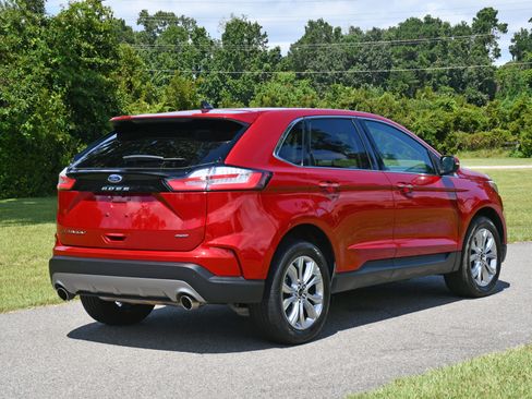 Used 2024 Ford Edge Titanium image 4