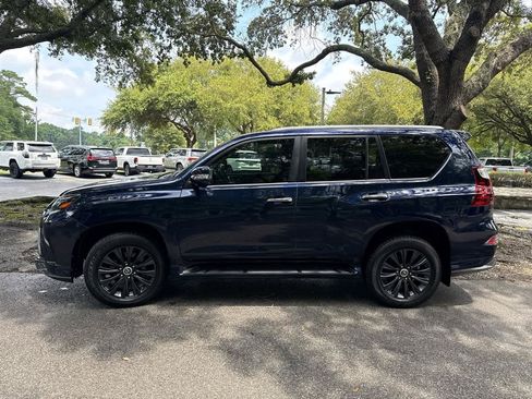 Used 2022 Lexus GX 460 Premium w/ Accessory Package AWD/4WD image 2