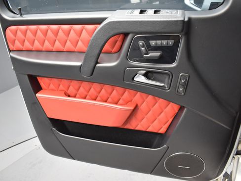 Used 2015 Mercedes-Benz G 63 AMG 4MATIC image 5