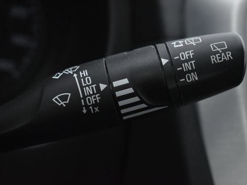 Used 2022 GMC Terrain SLE w/ Driver Convenience Package image 24