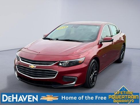 Used 2018 Chevrolet Malibu LT w/ Driver Confidence Package FWD image 2